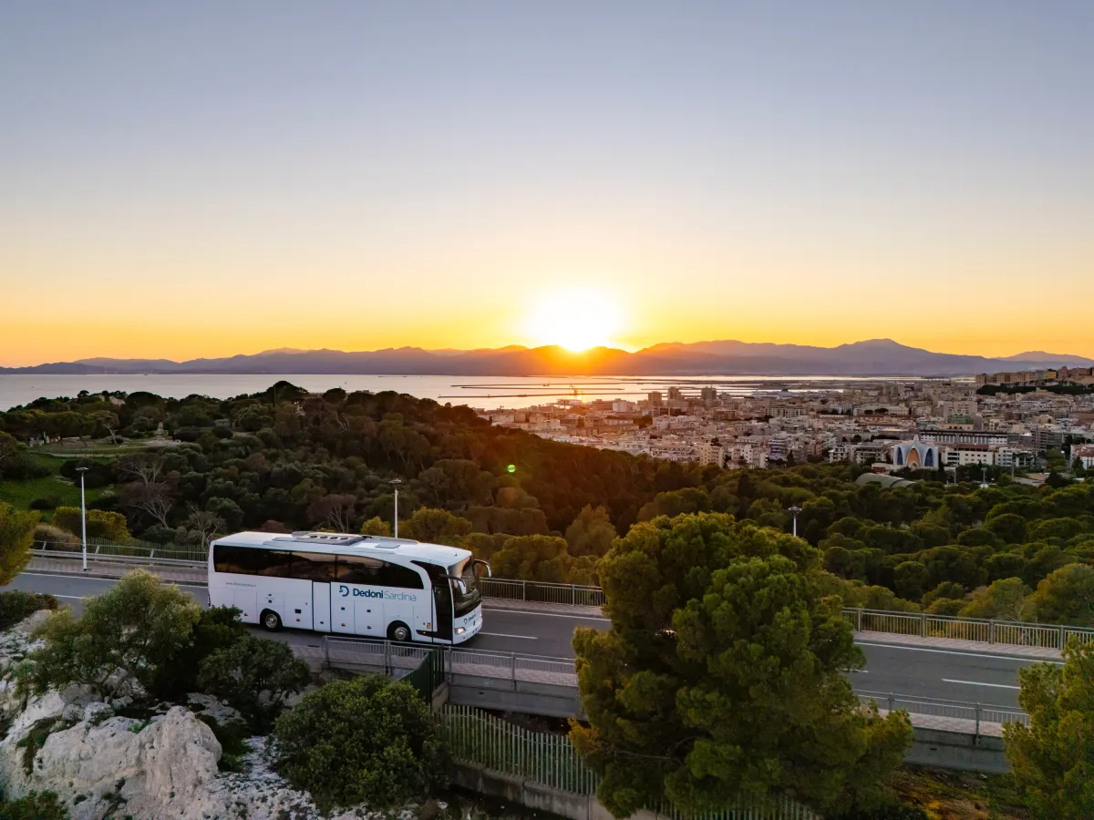 Mercedes Travego Dedoni Sardinia Cagliari (© Dedoni Sardinia Srl)