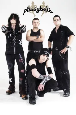 For Your Veins Only: THE PUSSYBATS werden flüssig Bild: For Your Veins Only: THE PUSSYBATS werden flüssig