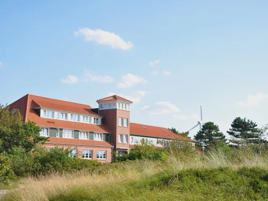 Bild: Das Internatsgymnasium auf Spiekeroog bietet für Osnabrücker Schüler*innen ein 100.000 Euro Stipendium an.