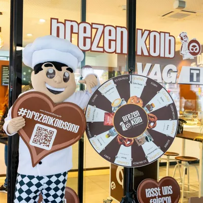 Bild: Jubiläumswoche bei Brezen Kolb: Kunden drehen am Rad