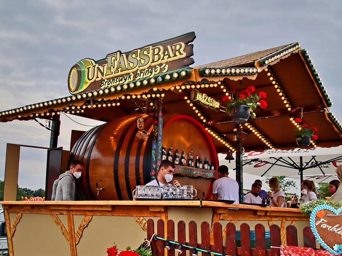 UnFassBar auf dem Oktoberfest  (© Thomas Bronswyk)