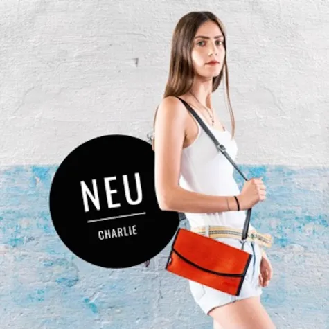 Einzigartig: Clutch Charlie aus Feuerwehrschlauch Bild: Einzigartig: Clutch Charlie aus Feuerwehrschlauch