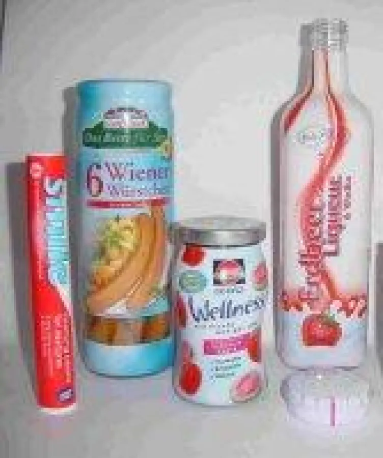 Die Sleevemaschine BS-0700 von Berning befindet sich bei zahlreichen Herstellern in der Nahrungsmittel- und Getränkeindustrie im Einsatz