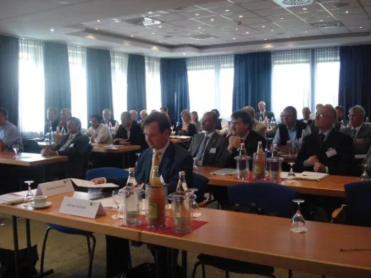 "Wachstum lernen - lernend wachsen" - Projekt-Auftaktveranstaltung mit Unternehmen aus Baden-Württemberg Bild: "Wachstum lernen - lernend wachsen" - Projekt-Auftaktveranstaltung mit Unternehmen aus Baden-Württemberg