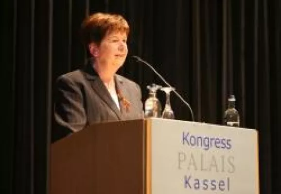 Bild: Medizinisch-Technische Assistentin aus Lemgo erhält Bundesverdienstorden