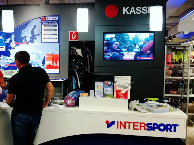 Bild: Digital Signage am POS - das Mediativ AG sorgt mit INTERSPORT Instore TV für das richtige Programm