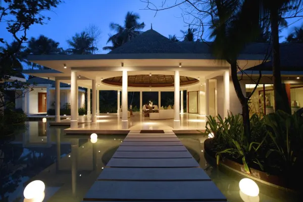 Bild: Plastischer Chirurg aus USA im Niyama: Dr. Alessi ist der einzige lizenzierte Schönheitschirurg der Malediven