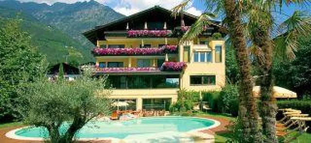 Bild: Wohlfühlhotel Mühlbacherhof in Algund bei Meran erhält Spezial Holidaycheck Award 2010