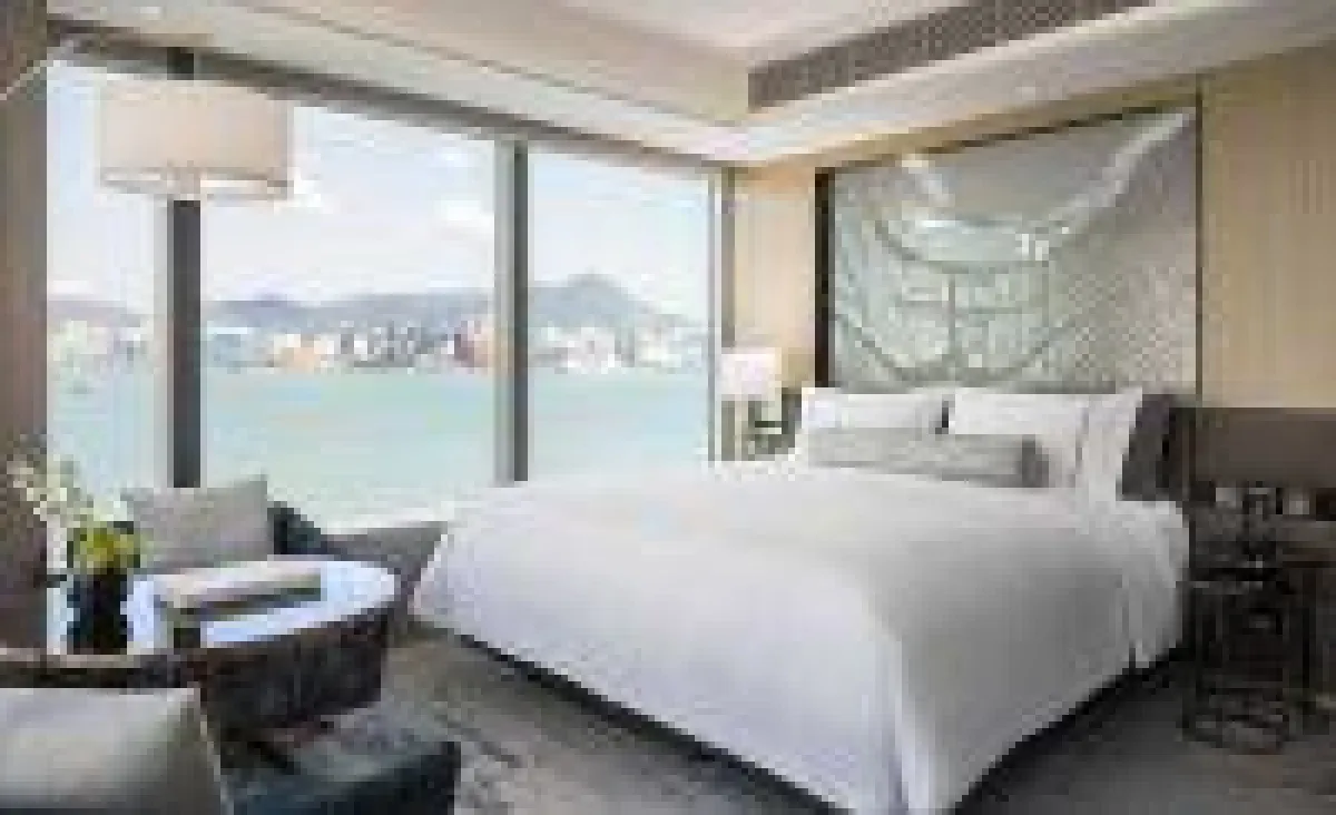 Zimmer mit Blick auf den Hafen im Hotel Vic on the Harbour in North Point, Hongkong. Foto: Sun Hung Kai Hotels