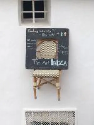 Bild: Matteo's Initiative zur Verschönerung des Stadtbildes durch kreativere Beschriftung der Werbeaufsteller