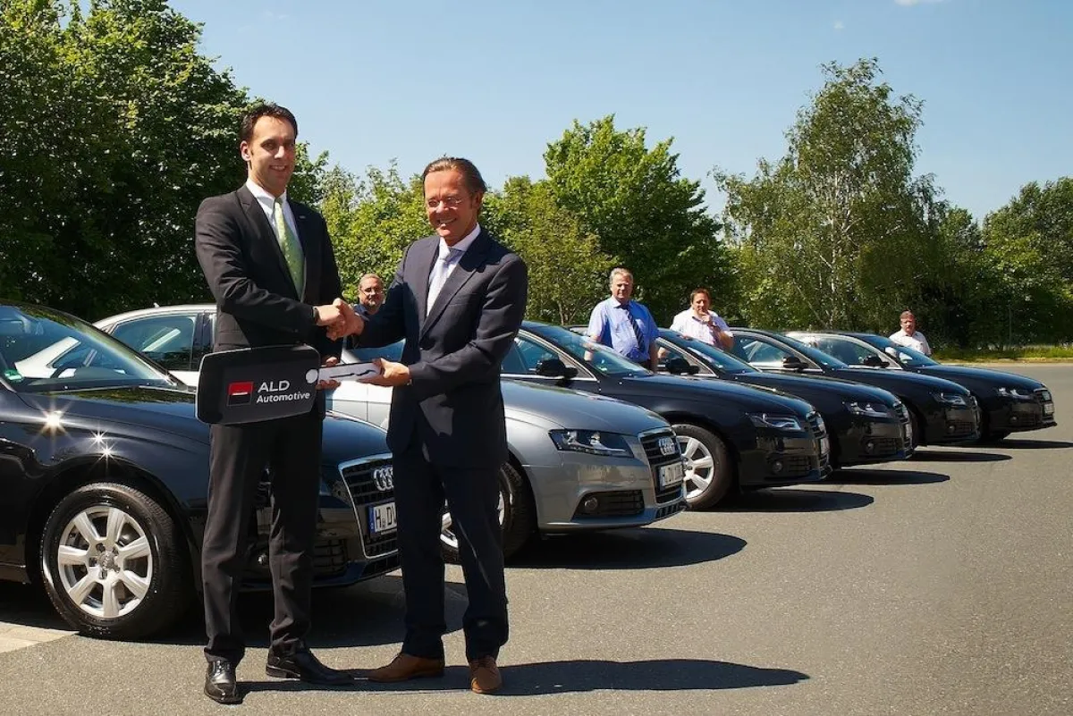 Thomas Scheibner, stellvertretender Leiter Region Nord der ALD Automotive (links) und Dirk Roos, President der Develop GmbH