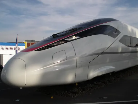 Bild: Erweitertes Service-Konzept: Maschinenauflegepaste P 26 für fugenlose Oberflächen in der Designfindung