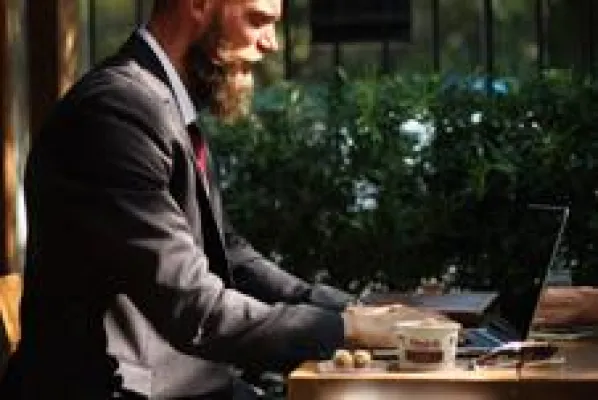 Bild: Bewusste DIY-Snacks für das Büro gegen Langeweile und Zuckerfallen