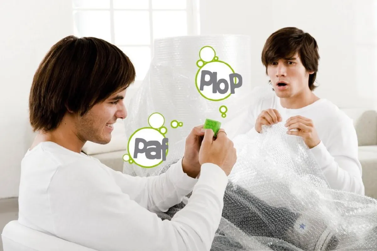 Luftpolsterfolie zerknallen - ein Spaß für Jung und Alt