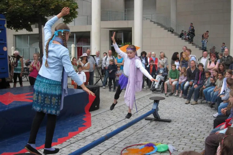 Bild: Die Circusschule Don Mehloni unterwegs: 7 Termine in der Region