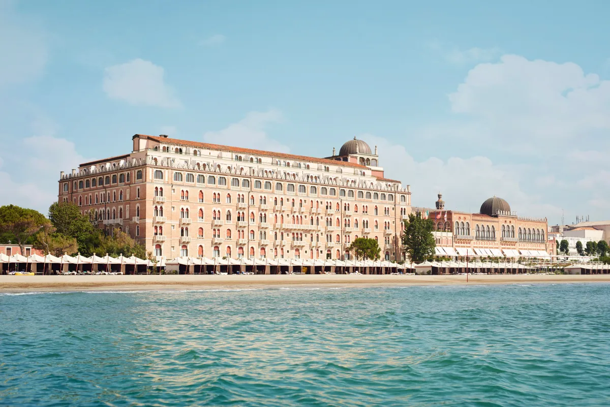Das Hotel Excelsior Venice Lido Resort verfügt über einen hoteleigenen Strand (© Hotel Excelsior Venice Lido Resort)