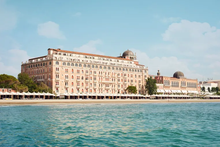 Luxus, Lido, Lagune und La Dolce Vita: Fünf exklusive Erlebnisse im Hotel Excelsior Venice Lido Resort Bild: Luxus, Lido, Lagune und La Dolce Vita: Fünf exklusive Erlebnisse im Hotel Excelsior Venice Lido Resort