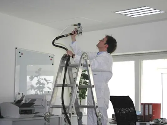 Einfach und effektiv… Infektionsschutz durch die Kraft des Lichts Bild: Einfach und effektiv… Infektionsschutz durch die Kraft des Lichts