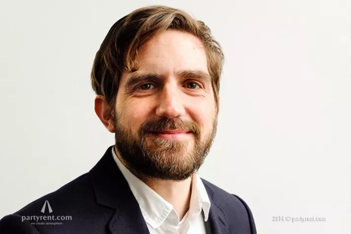 Bild: Manuel Vellar verantwortet die Konzeption und grafische Gestaltung neuer Kommunikationsmedien