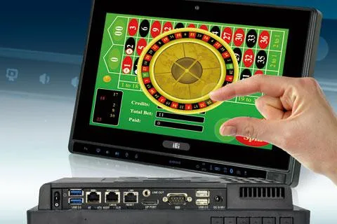 Bild: Lüfterfreier Multi-Touch Panel - PC mit ebener Front