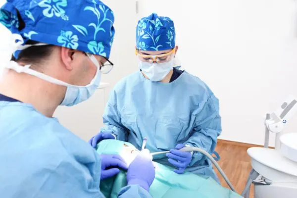 Bild: Es geht auch schonend - minimalinvasive Weisheitszahnentfernung