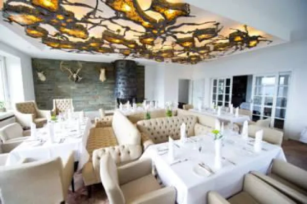 Der neue Küchenchef Michael Brechbühl verzaubert die Gäste im Hotel- & Golfresort Jakobsberg Bild: Der neue Küchenchef Michael Brechbühl verzaubert die Gäste im Hotel- & Golfresort Jakobsberg