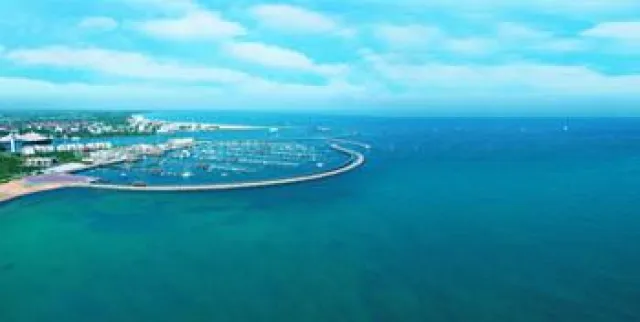 Bild: Yachthafenresidenz Hohe Düne empfängt Riesling-Experten