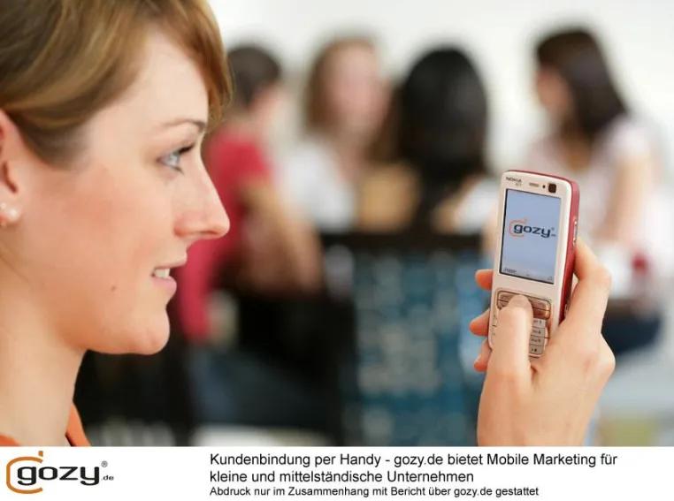 Bild: Kostengünstige Kundenbindung für kleine Unternehmen - Kunden gezielt auf dem Handy informieren