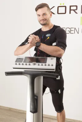 Bild: Körperlich aktiv mit EMS-Training trotz Sommerhitze