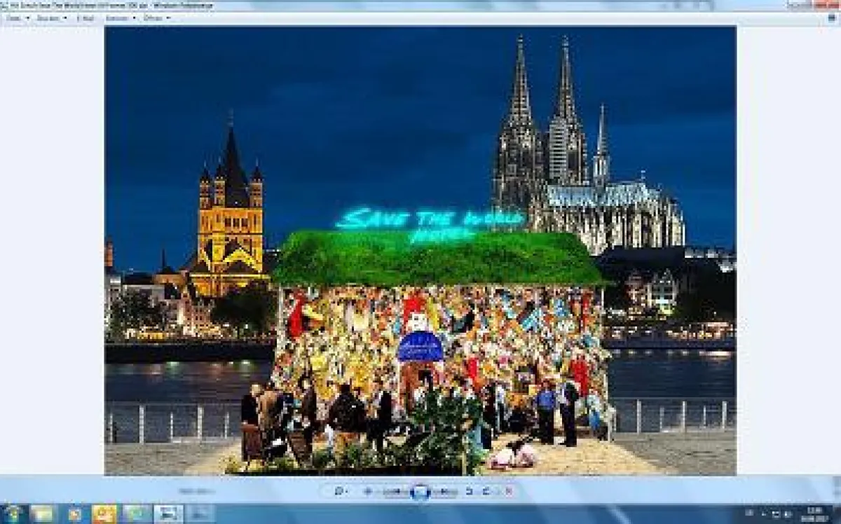 SAVE THE BEACH-Hotel von HA Schult gewidmet für Kunst hilft geben e.V.