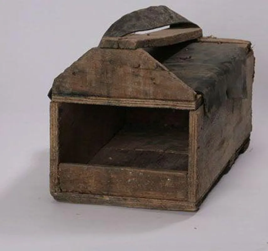 Athiopische Schuhputzbox wie sie die Listros verwenden