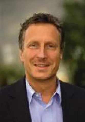 Bild: Riesen-Freude für kleine Weihnachtsbäcker: Kindergartenkinder backen kostenlos Plätzchen bei MEDA-Küchen