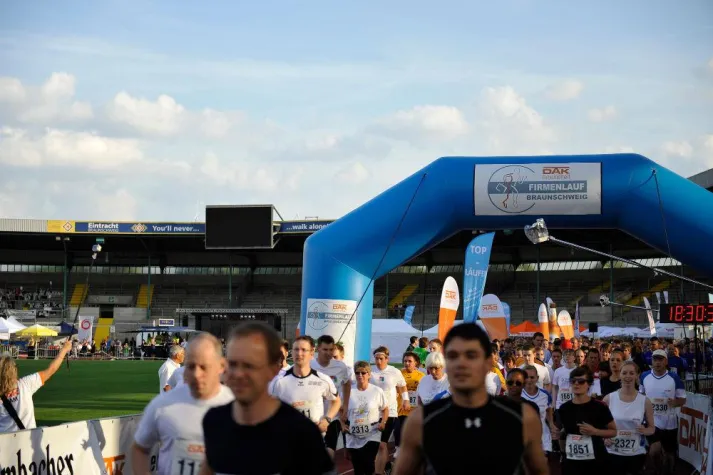 Bild: Erstklassig: Braunschweig stürmt 5. DAK Firmenlauf