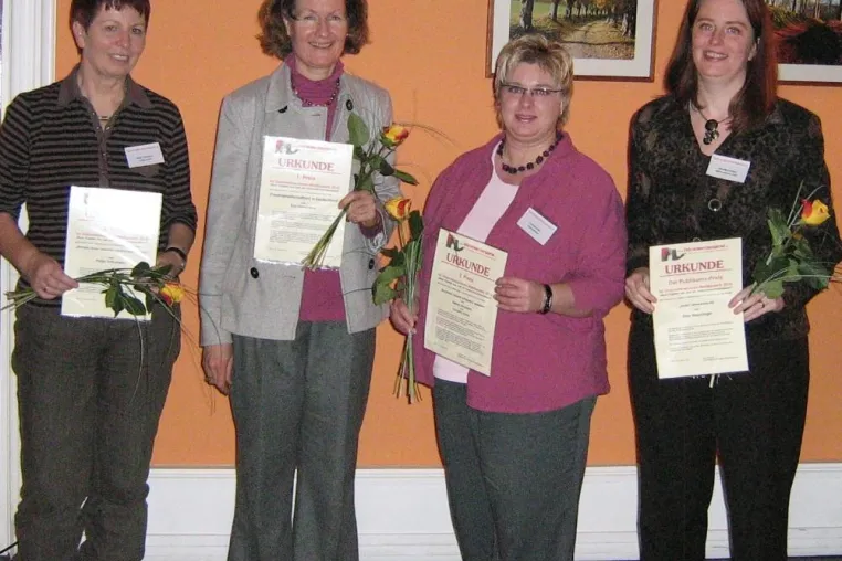 Gewinnerinnen im Unternehmerinnen-Wettbewerb 2010 ausgezeichnet Bild: Gewinnerinnen im Unternehmerinnen-Wettbewerb 2010 ausgezeichnet