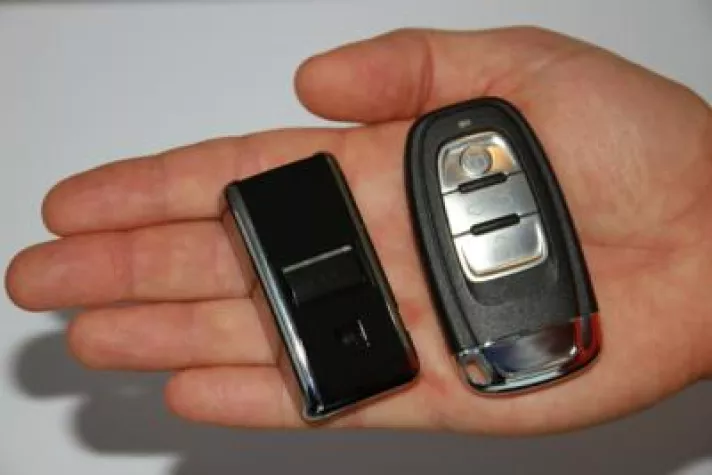 Bild: Einzigartige Werkzeugentnahme mittels Mini-Barcodescanner