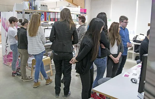 Bild: flyerwire öffnet die Pforten: Schüler informieren sich über Berufschancen