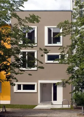 Bild: Stadthaus Berlin-Weissensee mit dem Deutschen Fassadenpreis 2008 ausgezeichnet