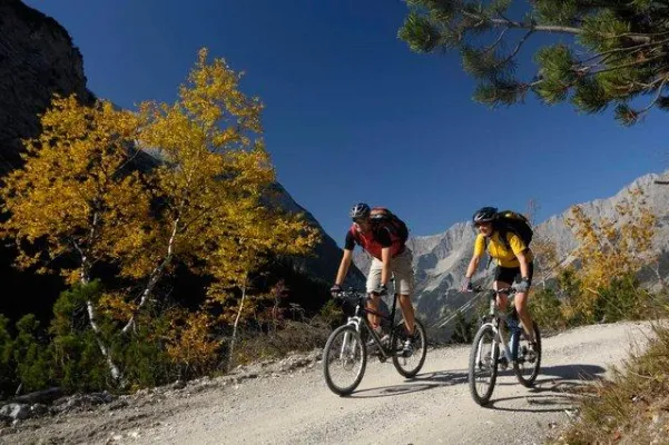 Bild: Noch 10 Tage - Europas Mountainbike-Elite startet zur Bike Transalp in der Alpenwelt Karwendel