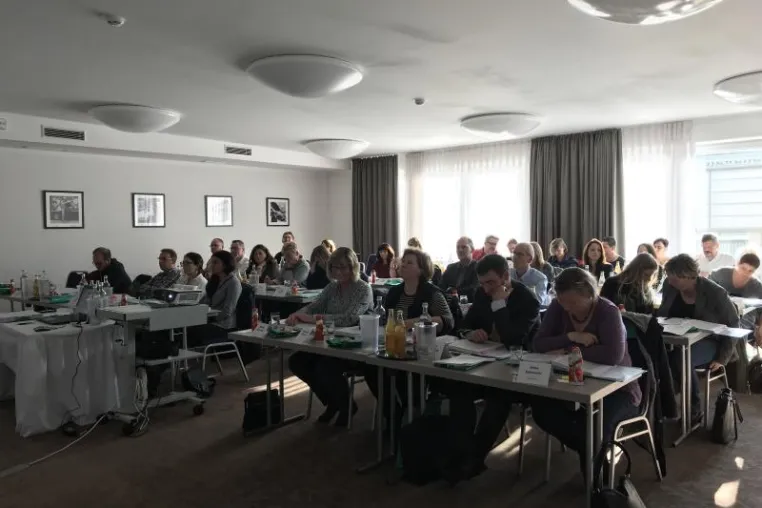 Bild: Interaktive ELStAM Schulung für SAP HCM - abresa schreibt Kundenservice groß