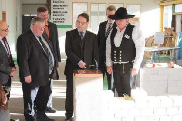Bild: Elm Bau - Ausbildungszentrum steigert Qualität in der Ausbildung