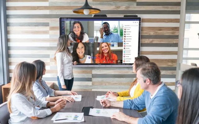 Bild: Jetzt verfügbar bei Kern & Stelly: Das Windows Collaboration Display von Sharp