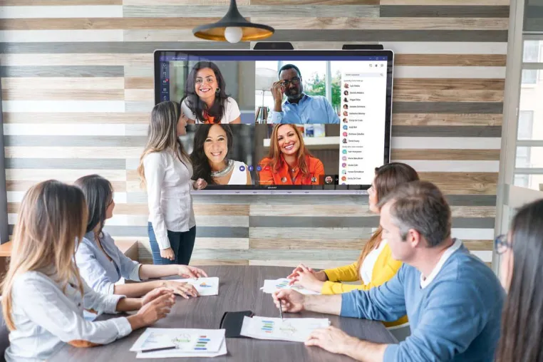 Bild: Jetzt verfügbar bei Kern & Stelly: Das Windows Collaboration Display von Sharp