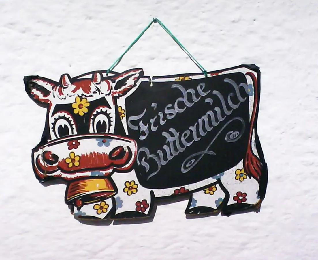 Einkaufen in der Molkerei liegt nicht nur im Trend, sondern ist ein heißer Tipp für alle, die bei Milch und Co. Wert auf Frische und Regionalität legen.  Bildquelle: LVBM