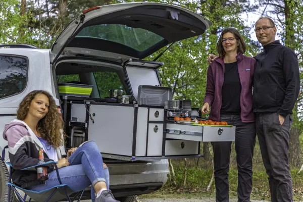 Bild: Ehepaar aus Hannover unterwegs: Erstes autarkes Campingabenteuer mit dem ELLO Modul-System