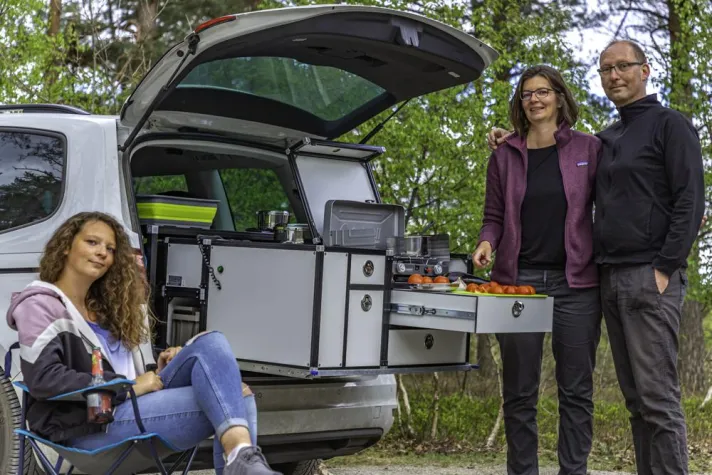 Ehepaar aus Hannover unterwegs: Erstes autarkes Campingabenteuer mit dem ELLO Modul-System Bild: Ehepaar aus Hannover unterwegs: Erstes autarkes Campingabenteuer mit dem ELLO Modul-System