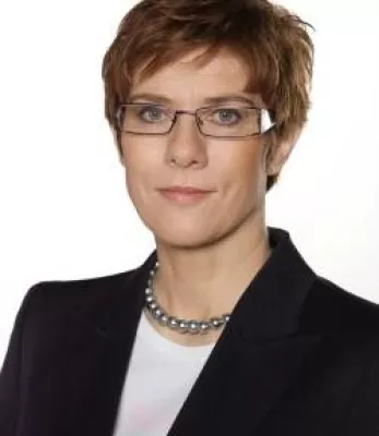 Bild: Annegret Kramp-Karrenbauer: „Ich bin eine klassische Quotenfrau.“