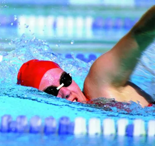 Bild: Im AquaMagis gehen zehn Schwimmer auf Guiness-Weltrekord-Jagd