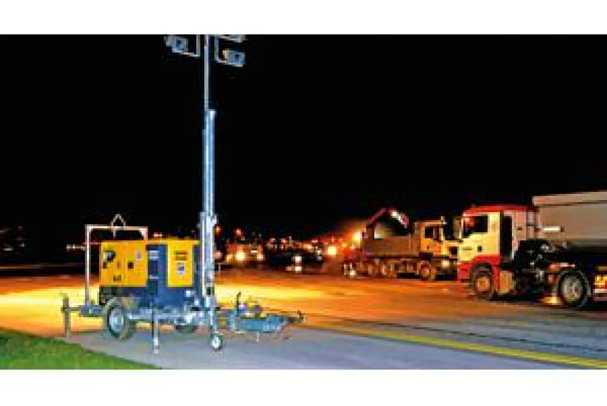 Leistungsstarke Lichtgiraffen aus dem HKL MIETPARK waren unermüdlich im Einsatz.