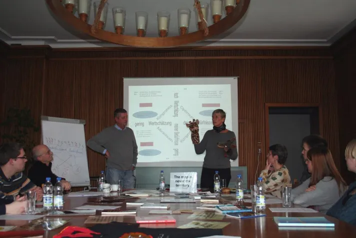 Bild: Konfliktbearbeitung in Timor-Leste und Myanmar