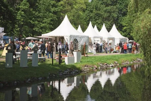 Bild: Raus aufs Land mitten in Hannover: Herbstfestival Herrenhausen mit Special Dog Days, 21. - 23. September 2012
